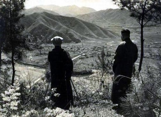 1949年奉化的蒋介石与蒋经国